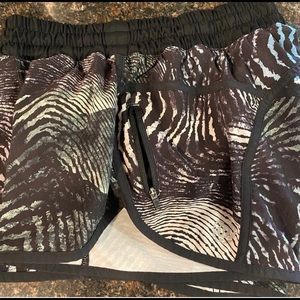 Seawheeze Lululemon shorts. Size 6